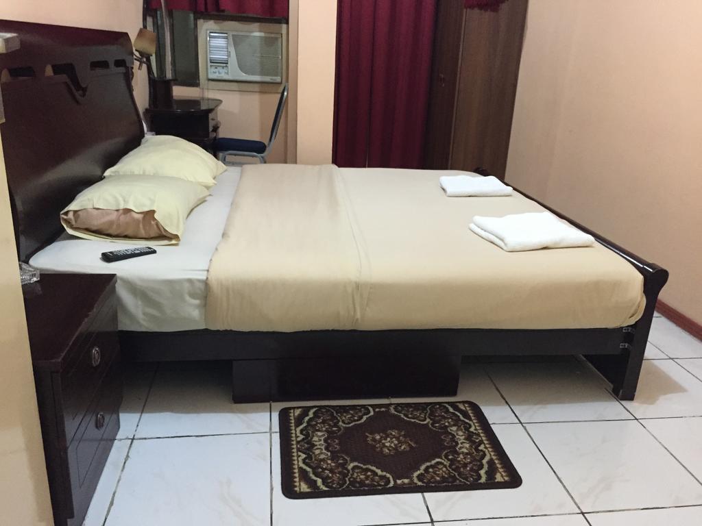 Emirates Hotel Dubai Room photo