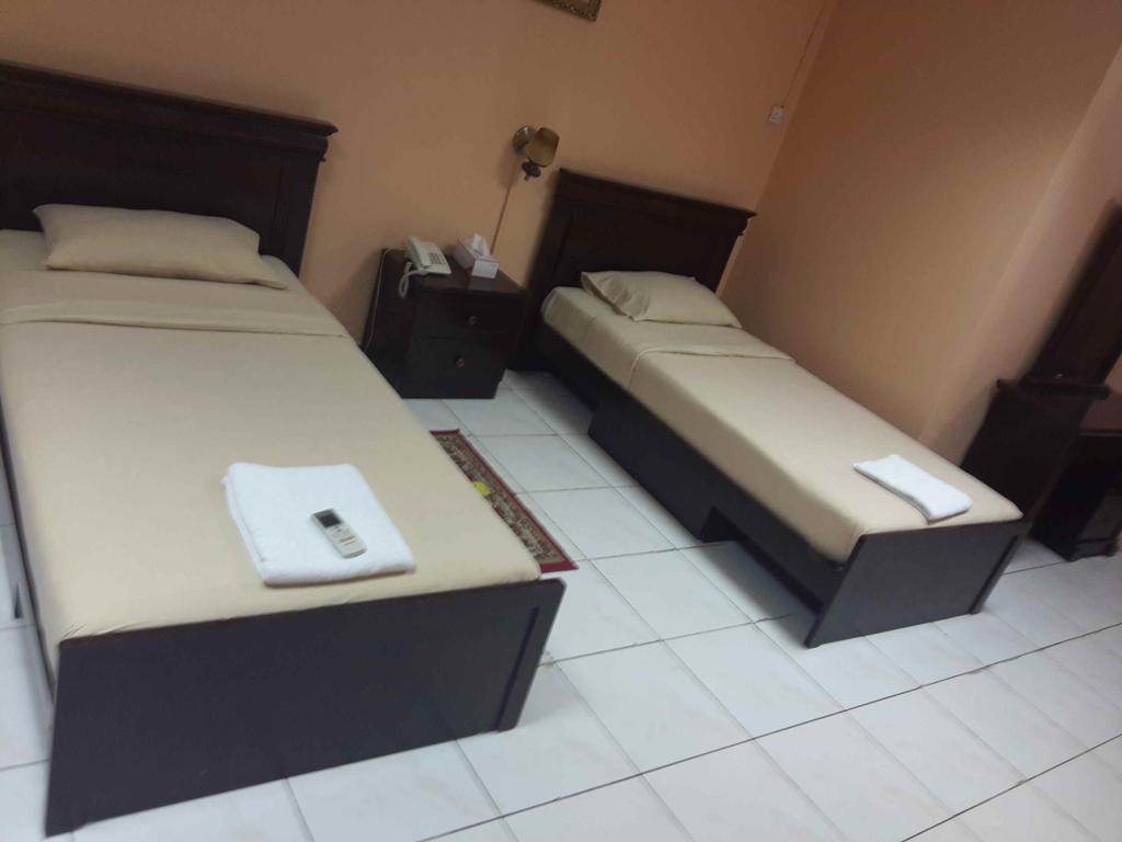Emirates Hotel Dubai Room photo