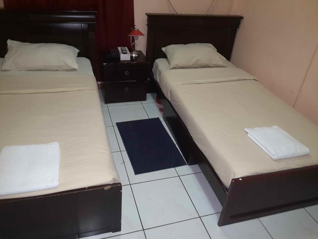 Emirates Hotel Dubai Room photo
