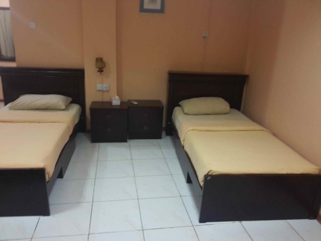 Emirates Hotel Dubai Room photo