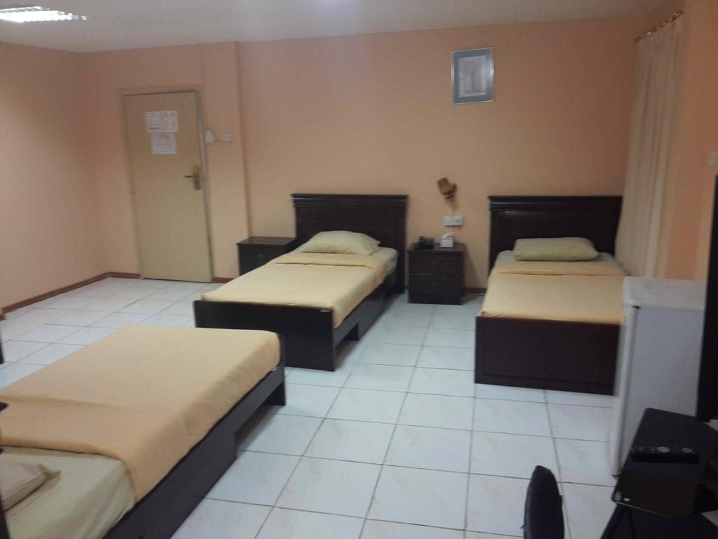 Emirates Hotel Dubai Room photo