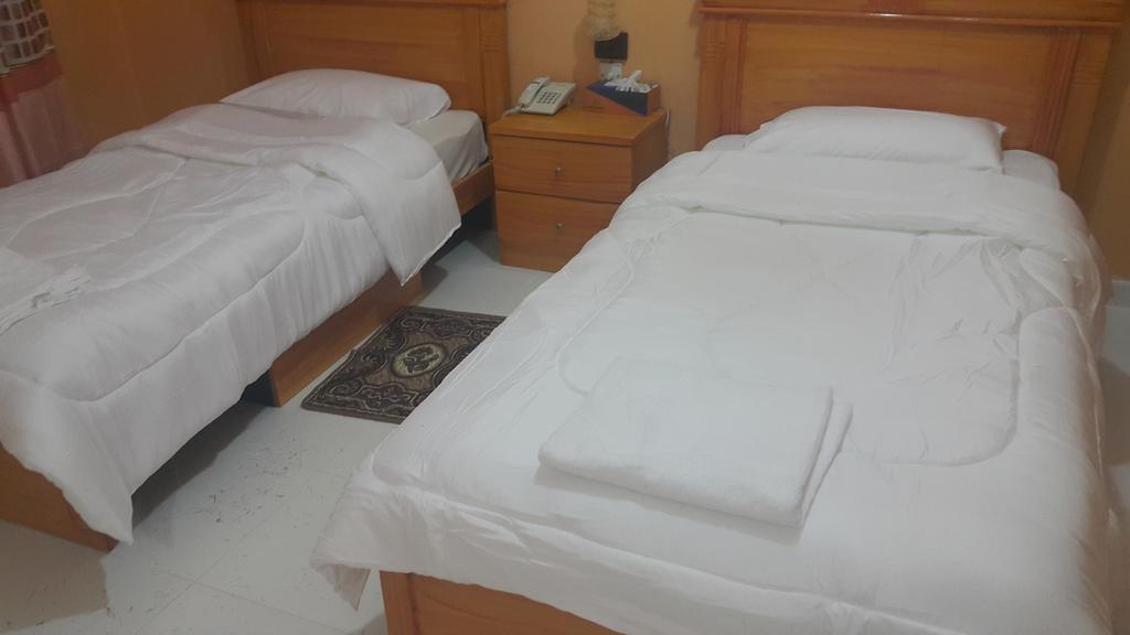 Emirates Hotel Dubai Room photo