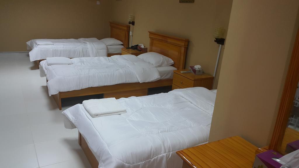 Emirates Hotel Dubai Room photo